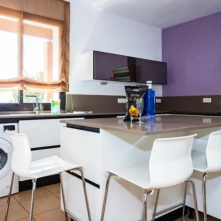 Eslanzarote Longa, Super Wifi, Heated Pool, Sat Tv Villa *