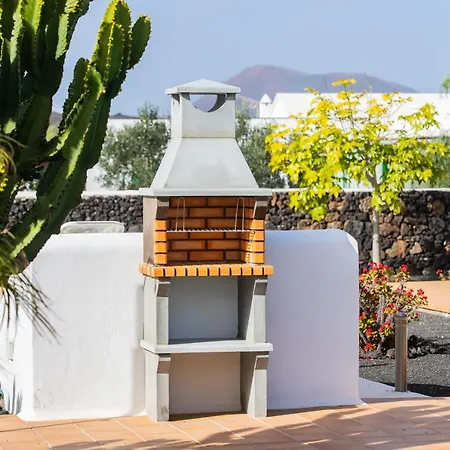 Eslanzarote Longa, Super Wifi, Heated Pool, Sat Tv *
