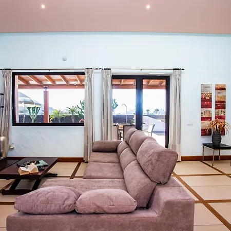 Eslanzarote Longa, Super Wifi, Heated Pool, Sat Tv Yaiza