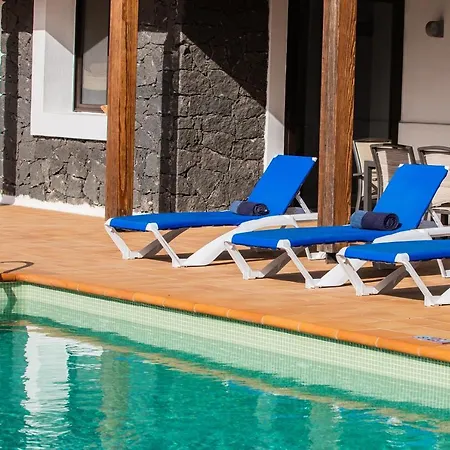 Villa Eslanzarote Longa, Super Wifi, Heated Pool, Sat Tv Yaiza