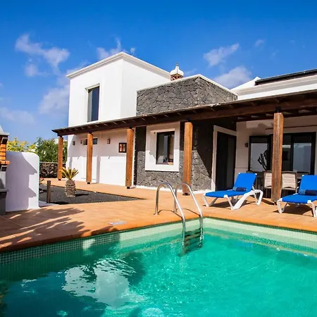 Eslanzarote Longa, Super Wifi, Heated Pool, Sat Tv