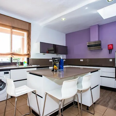 Eslanzarote Longa, Super Wifi, Heated Pool, Sat Tv *