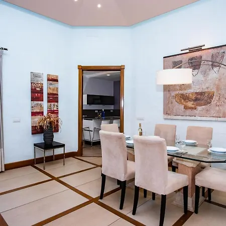 Villa Eslanzarote Longa, Super Wifi, Heated Pool, Sat Tv *