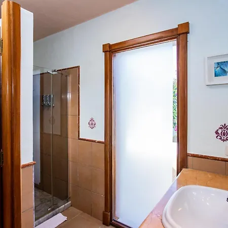 Eslanzarote Longa, Super Wifi, Heated Pool, Sat Tv *