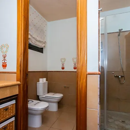 Villa Eslanzarote Longa, Super Wifi, Heated Pool, Sat Tv