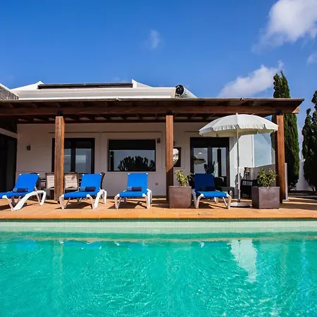 Eslanzarote Longa, Super Wifi, Heated Pool, Sat Tv